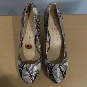 Chinese Laundry Snake Skin Pump